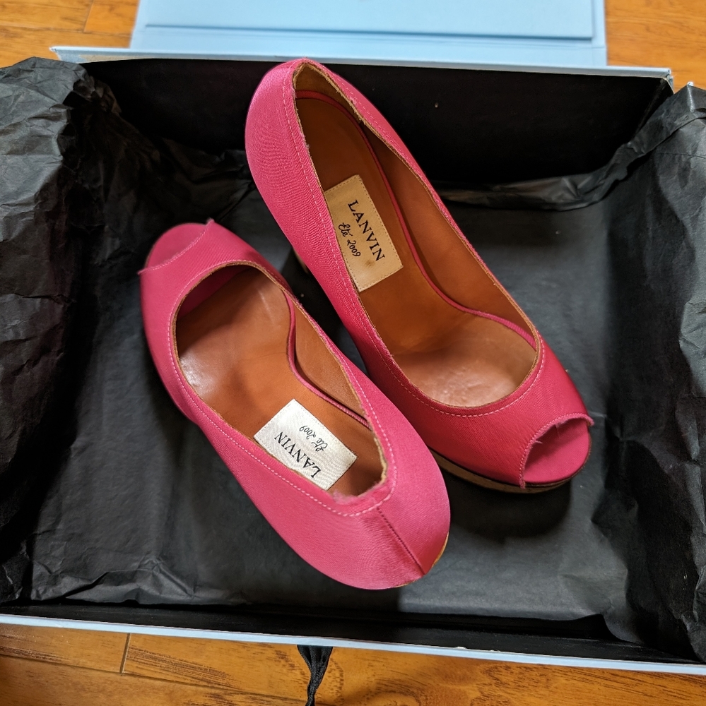 Lanvinfuchsia satin peep toe platform pumps- size  US 6 (EUR 36),  Fuchsia